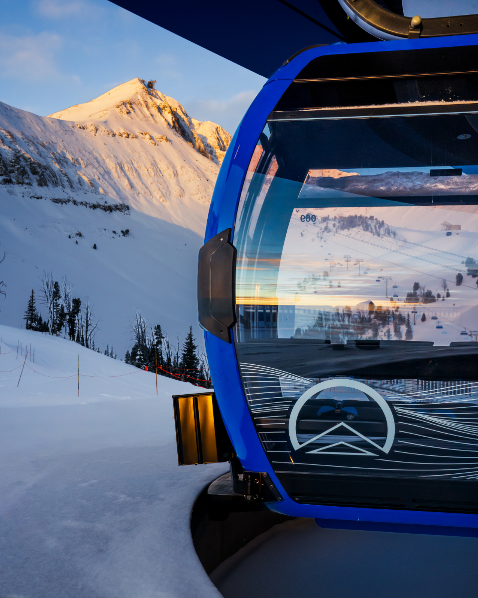 web big-sky-resort-lifts-explorer-gondola-photos-winter_DSC3510-