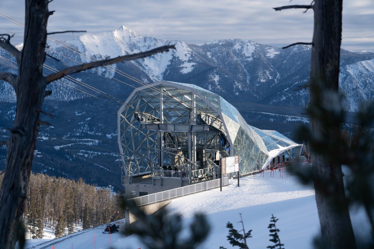 web big-sky-resort-scenic-lone-peak-tram-lower-terminal-2024-es-43